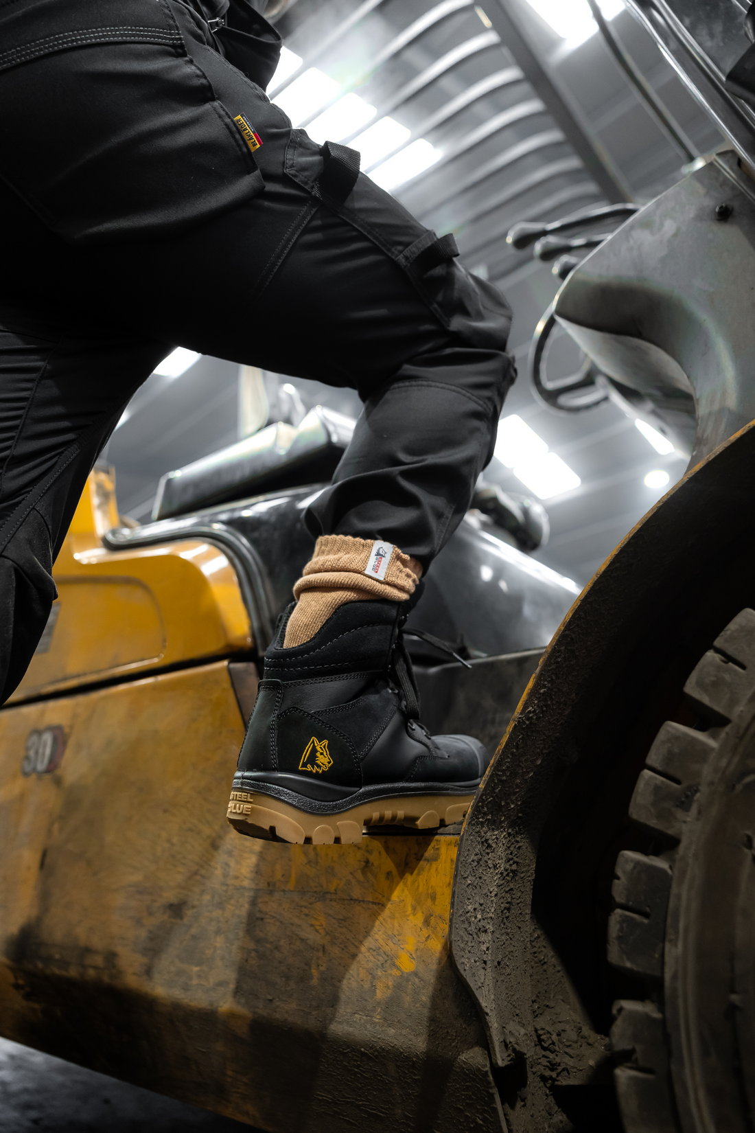 Steel Blue Southern Cross Zip Composite S3 safety boot in Black Amber, 398590-BBG, side view showing industrial zip closure and nubuck leather upper