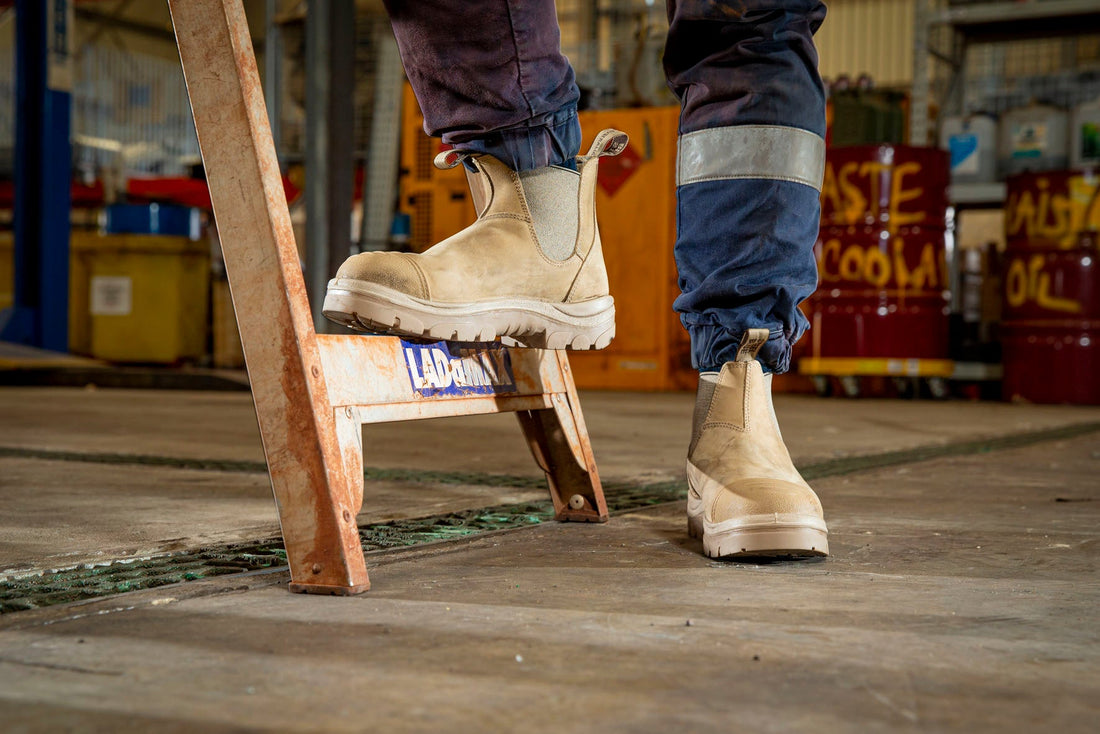 Steel Blue Hobart Scuff - SAND  Dealer Work Boots – BIG Boots UK
